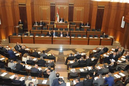 لبنان: أعمال عنف بمحيط مجلس النواب بالتزامن مع جلسة حاسمة حول مشروع قانون الموازنة
