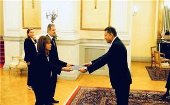 سفير مصر لدى أثينا يقدم أوراق اعتماده لرئيسة اليونان