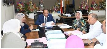 نائب رئيس جامعة القناة يناقش آليات دعم مصروفات الكتب الدراسية والمدن الجامعية