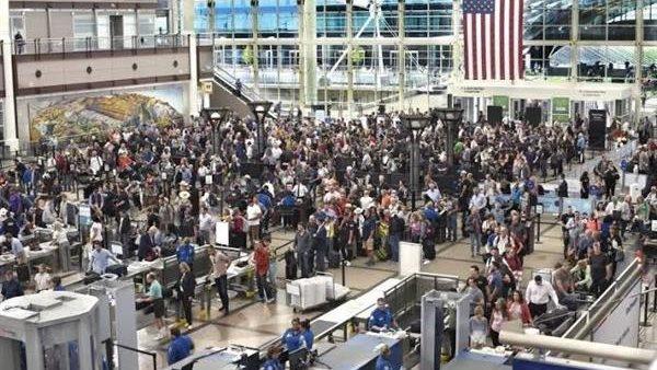 المطارات الأمريكية تستعد لإعصار إيان بإلغاء مئات الرحلات