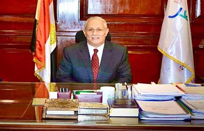 محافظ الأقصر: بدء تطوير موقفي سيارات وسوق الخضر بشرق المدينة