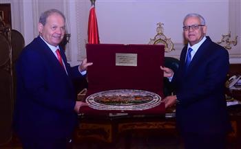 المستشار الدكتور حنفي جبالي يستقبل رئيس المجلس الوطني الفلسطيني