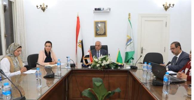 محافظ الجيزة يترأس لجنة اختيار مشروعات المبادرة الوطنية للمشروعات الخضراء الذكية 