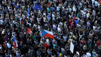   الآلاف يتظاهرون في التشيك ضد السياسات الحكومية