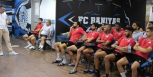 ورش عمل بعنوان «التحكيم وقانون اللعبة» للأندية الإماراتية