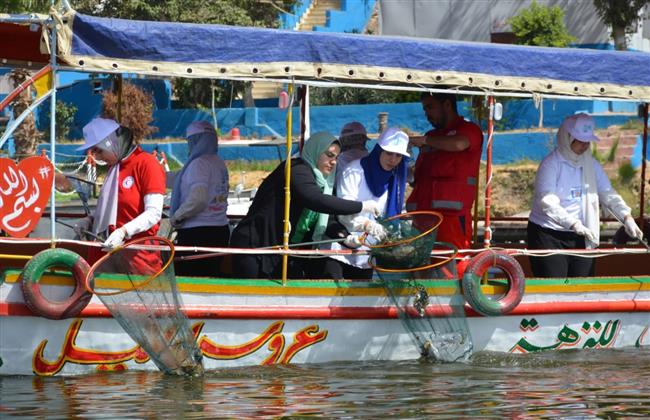 الغربية تنفذ أكبر حملة تنظيف فرع النيل بكفر الزيات بمشاركة ١٠٠ شاب وفتاة