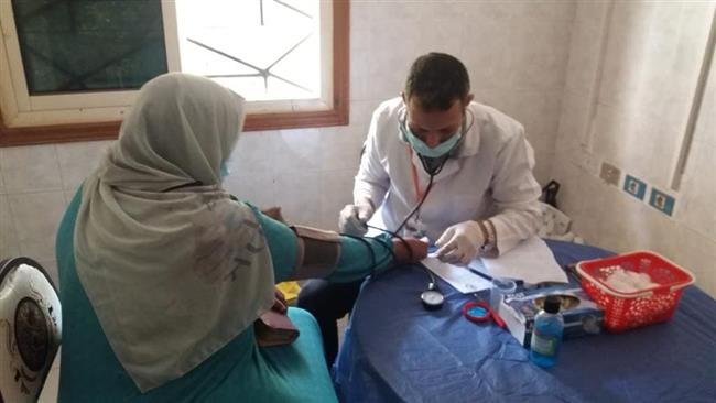 فحص 1226 مواطنًا ضمن قافلة طبية في كفر سعد بدمياط