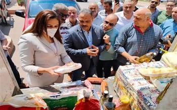 نائب محافظ البحيرة تطلق قافلة تضم أكثر من 40 سيارة محملة بالمواد الغذائية المدعمة 