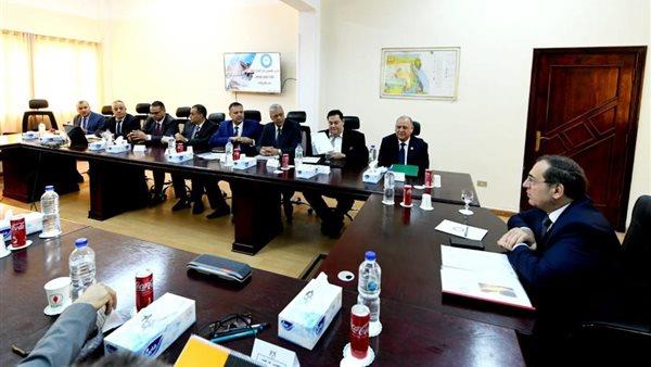 «الملا»: مناقشة الدراسة التقييمية لإنشاء مركز خدمات التعدين