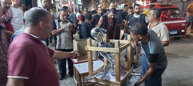 حملة مكبرة لإزالة الإشغالات بسوق الصابرين بحي العجمي