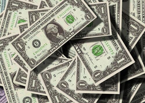 سعر الدولار يوم الاثنين 5 / 9 / 2022