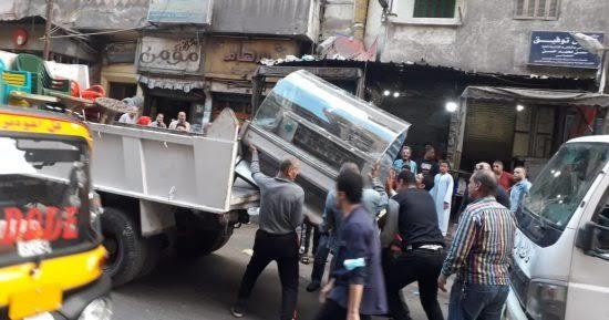 حملات تموينية وإزالة الإشغالات لضبط وردع المخالفين للقانون بعدد من المحافظات