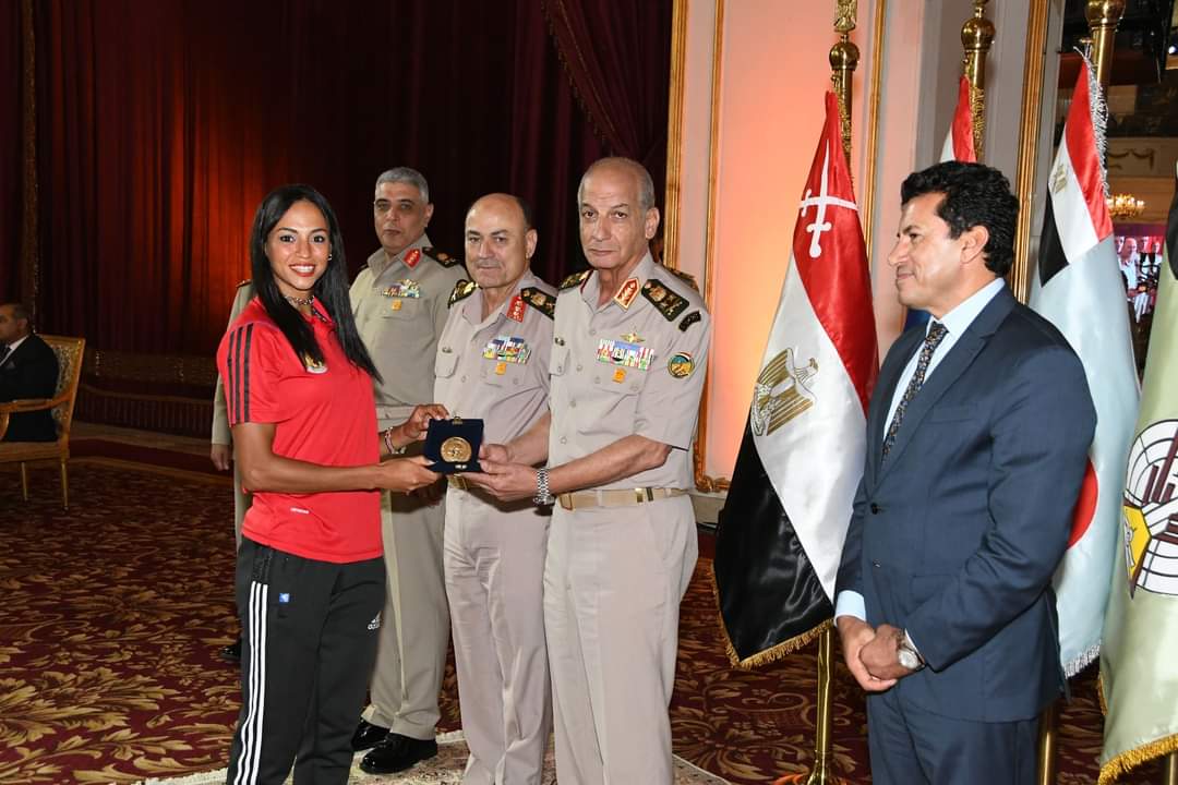 الفريق أول محمد زكى  يشهد مراسم تكريم أبطال القوات المسلحة