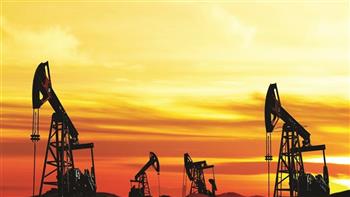   أسعار النفط تقفز 4% مع موافقة أوبك+ على خفض إنتاج الخام