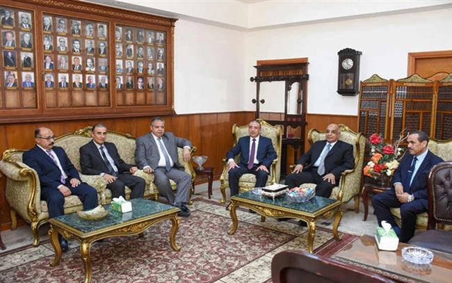 محافظ الإسكندرية يُهنئ رئيس محكمة استئناف الإسكندرية بمناسبة توليه المنصب  