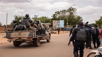   مقتل 35 مدنيا وإصابة 37 آخرين في انفجار عبوة ناسفة ببوركينا فاسو