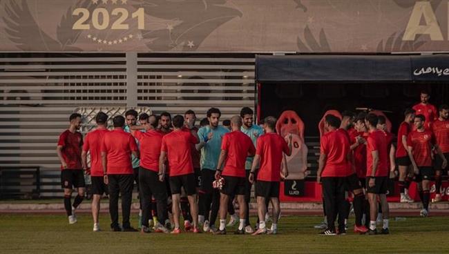 لاعبو الأهلي يطيروا إلى هولندا لخوض معسكراً استعداداً للموسم الجديد