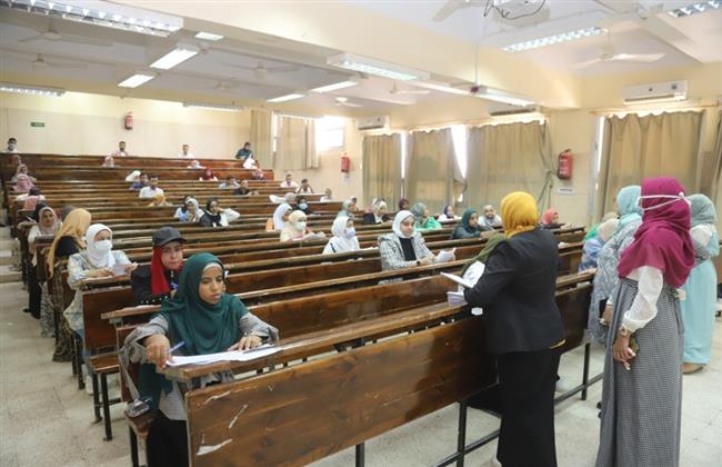 بدء اختبارات القدرات لطلاب المعاهد الفنية للالتحاق بكلية التمريض بجامعة جنوب الوادى