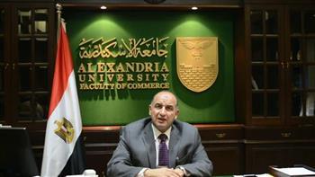 عميد كلية تجارة الإسكندرية عن طلبة الساعات المعتمدة:«إن شاء الله هيكون فيه حاجة لصالح الطلبة»