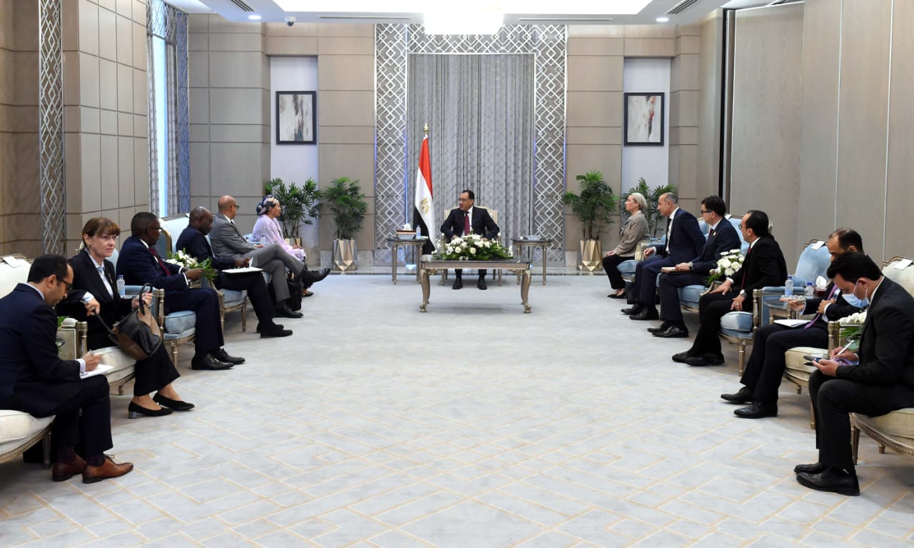 رئيس الوزراء يلتقي نائبة الأمين العام للأمم المتحدة والوفد المرافق لها