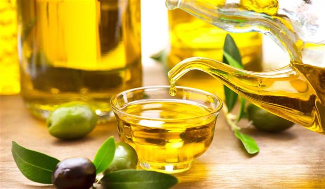 أبرز فوائد زيت الزيتون للشعر .. تعرف عليها 