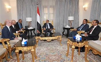   اليمن يؤكد دعم الجهود الدولية الرامية لإحلال السلام وإنهاء الحرب