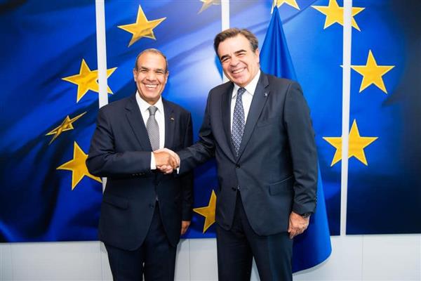 سفير مصر ببروكسل يبحث ملفات التعاون مع الاتحاد الأوروبى