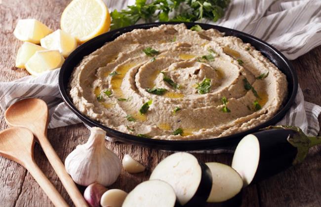 طريقة بابا غنوج بالباذنجان المشوي