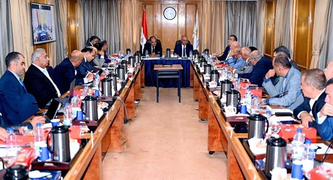 وزير التجارة يستعرض رؤية الوزارة للنهوض بالصناعة المصرية