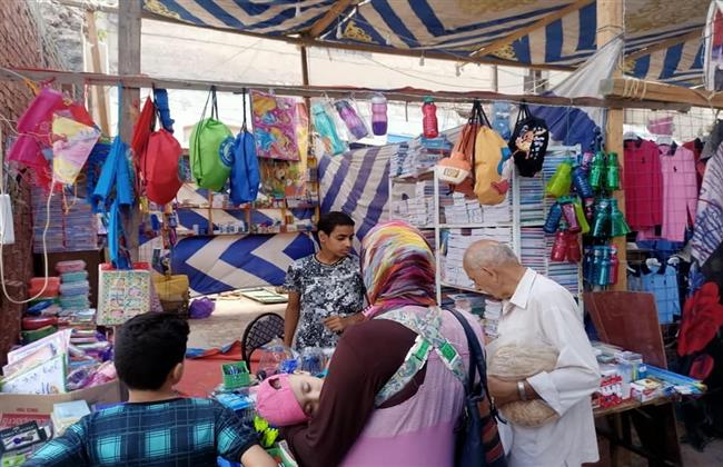 توزيع شنط المدارس والأدوات المدرسية لمبادرة أمانة أول طنطا بحزب مستقبل وطن