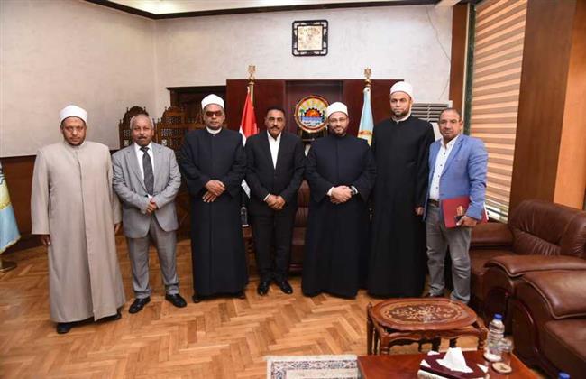 محافظ مطروح يستقبل القافلة الدعوية لمركز الإمام الأشعري التابع للأزهر الشريف