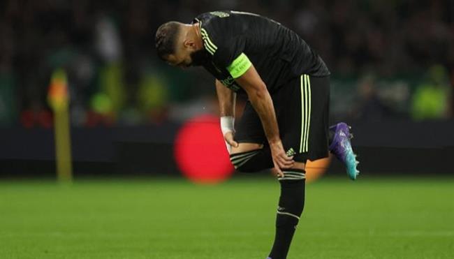 بنزيما يغيب عن ديربى مدريد بسبب الإصابة