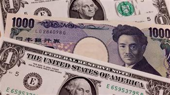   الدولار يكتسح الين الياباني خلال التعاملات اليوم الأربعاء 