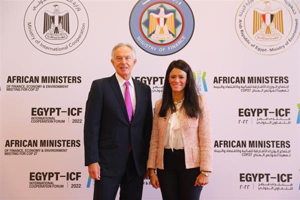 د.رانيا المشاط وزيرة التعاون الدولي تلتقي توني بلير رئيس مؤسسة التغير العالمي
