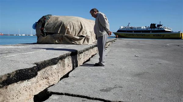 زلزال بقوة 5.4 درجة يضرب غرب اليونان