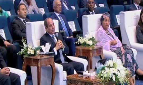 السيسي عن أزمة المعاشات: أنا مخدتش الفلوس ومحدش بيجيب من جيبه