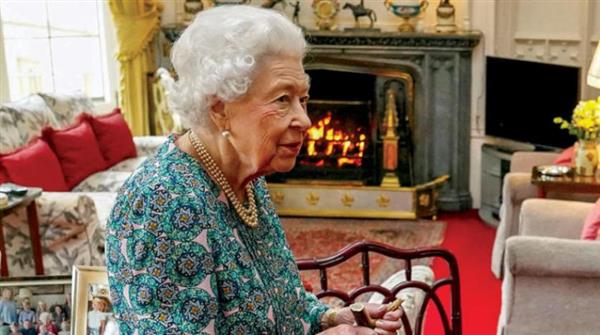 بعد مرض الملكة.. قصر باكنجهام يعلن إلغاء مراسم تغيير الحراسة