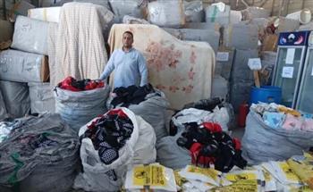 جمارك سفاجا تضبط محاولة تهريب كمية من الملابس الجاهزة