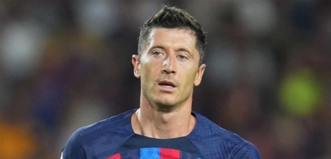 ليفاندوفسكي لاعب جولة أبطال أوروبا.. وهدف مبابي الأفضل