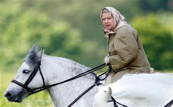  الملكة إليزابيث الثانية.. قصة شغفها بالخيول وسباقاتها