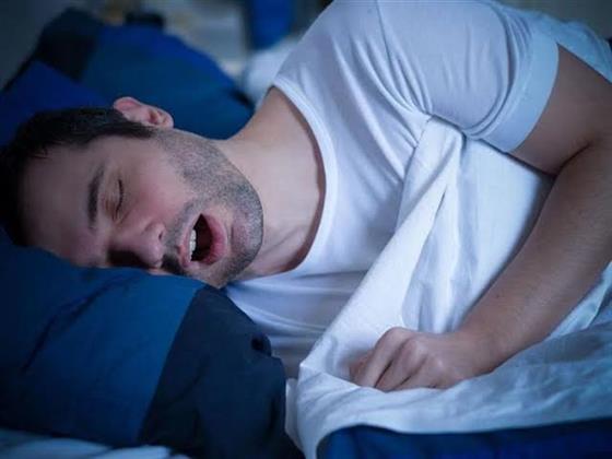 الشخير يعرضك للإصابة بالسرطان وأمراض القلب والخرف