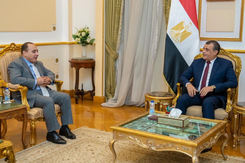 وزير الدولة للإنتاج الحربي يبحث مع سفير مصر بكينيا تعزيز التعاون بين الجانبين