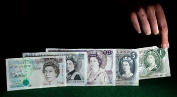   إنجلترا تستبدل صورة الراحلة إليزابيث بصورة تشارلز على عدد من الفئات النقدية