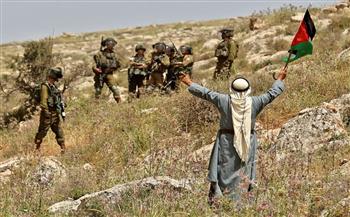   مُحتل إسرائيلي: اقتلوا العرب وهم هاربين