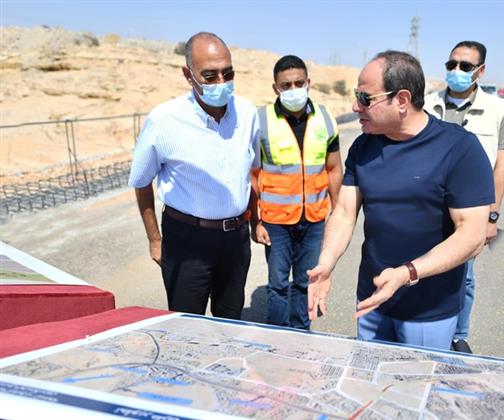 مصطفى بكري: الرئيس السيسي لا يكل ولا يمل من العمل