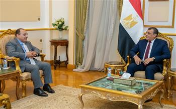   وزير الدولة للإنتاج الحربي يبحث مع سفير مصر بكينيا تعزيز التعاون بين الجانبين