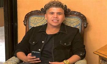 عمر كمال: "والدتي المنتقبة قالت لي روح خلي الغنا يصرف عليك"