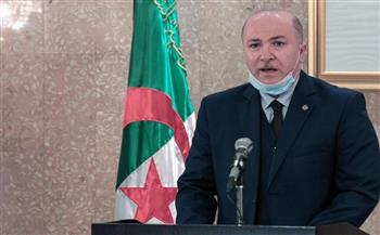   رئيس الحكومة الجزائرية يدعو إلى رفع وتيرة العمل في شتى القطاعات خلال العام الجديد