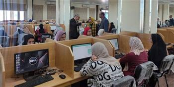رئيس جامعة أسوان يتفقد إمتحانات الفصل الدراسي الأول للعام الجامعي2023م