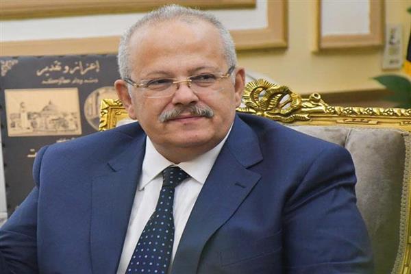 رئيس جامعة القاهرة يتلقي تقرير لجهود المعهد القومي للأورام في التحالف الوطني للعمل الأهلي